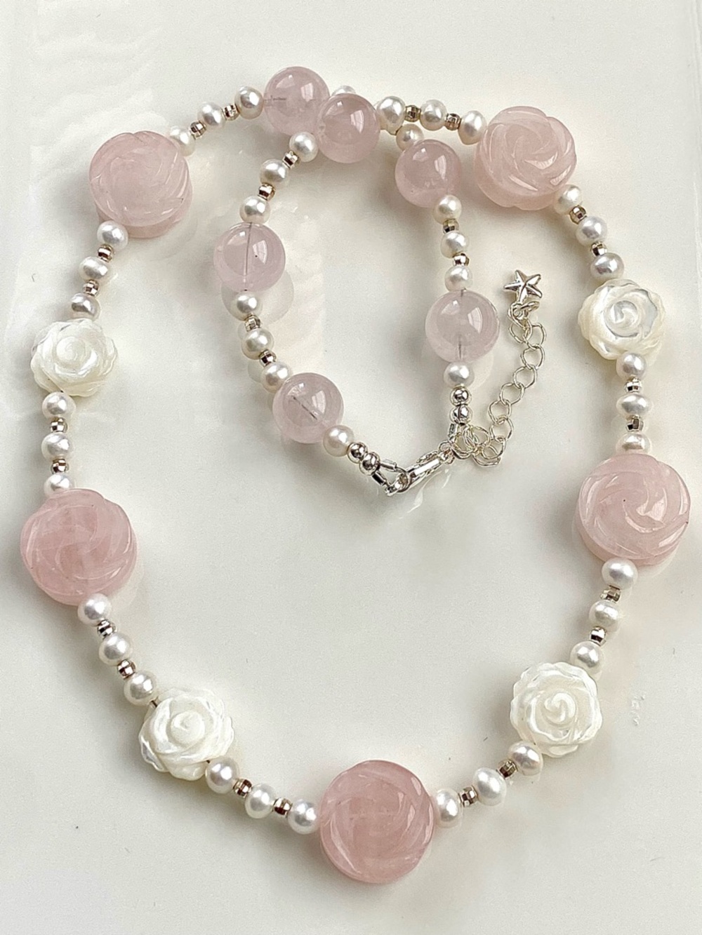 GP62-Handmade Rose Quartz, Mother of Pearl Flower Pearl Necklace